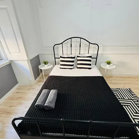 Хостел Luxury In Centre, Location *